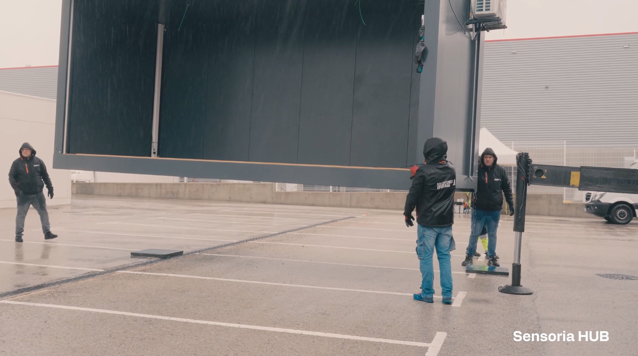 Montando Sensoria HUB bajo la lluvia